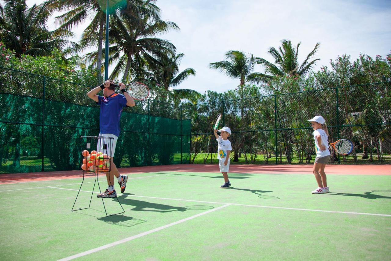 Constance Prince Maurice Poste de Flacq Kültér fotó Tennis at the InterContinental Resort Bali