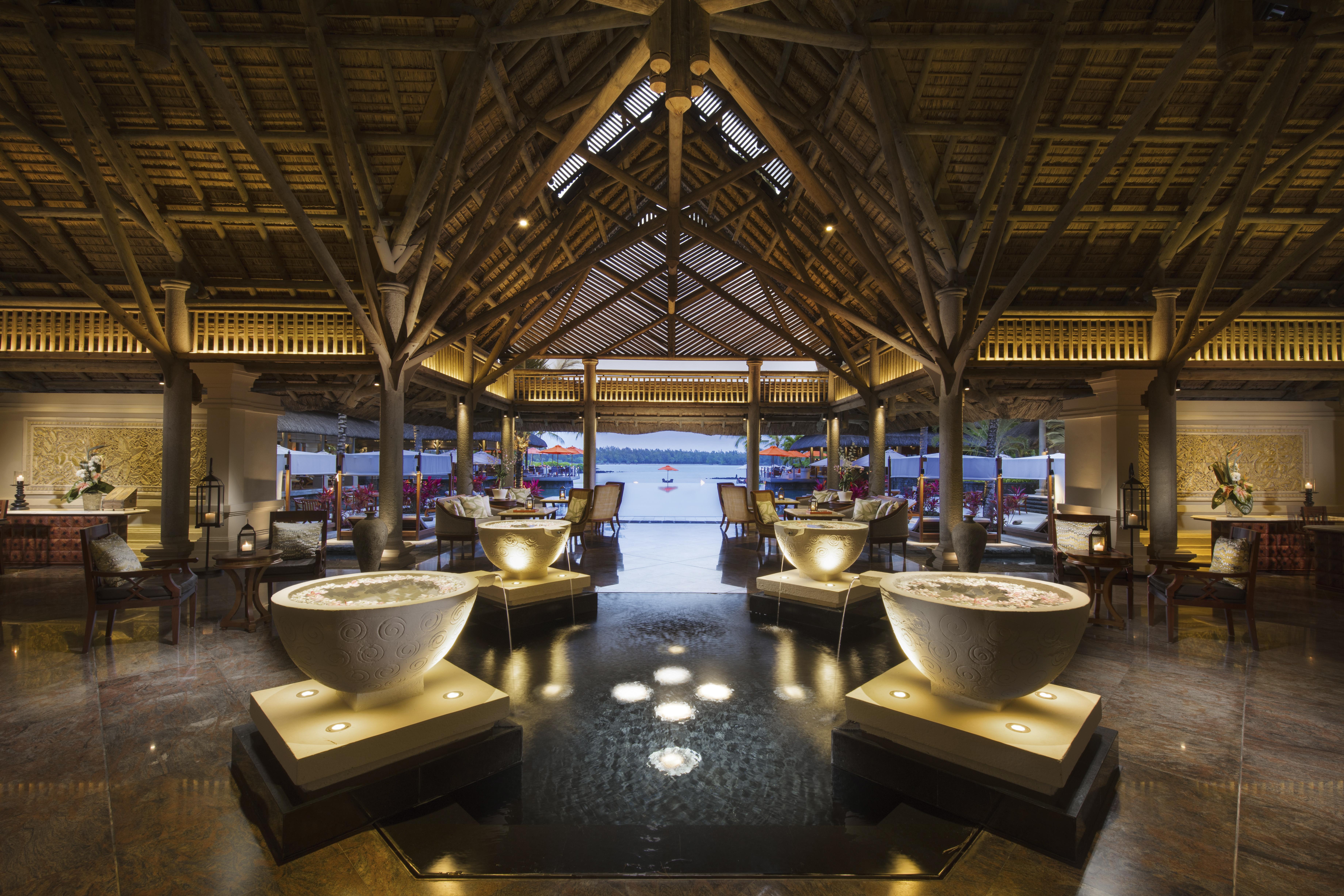 Constance Prince Maurice Poste de Flacq Kültér fotó The restaurant at the resort