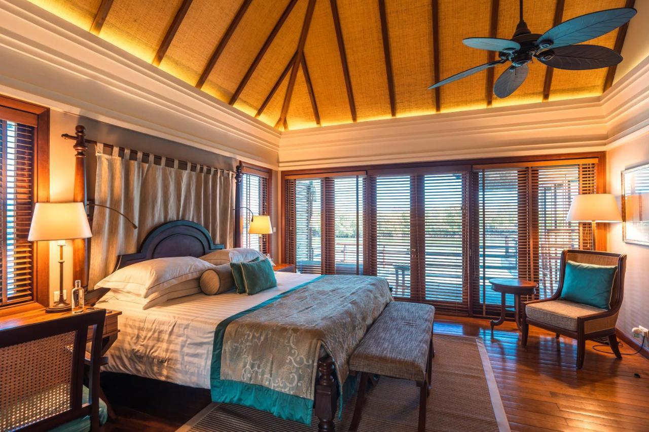 Constance Prince Maurice Poste de Flacq Kültér fotó A bedroom at the resort