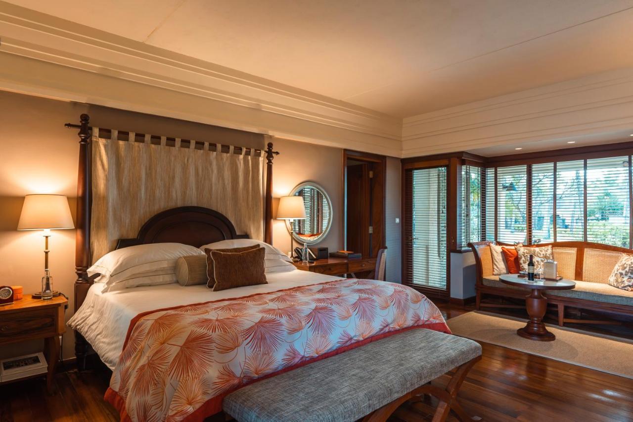 Constance Prince Maurice Poste de Flacq Kültér fotó A bedroom at the Taj Bengal