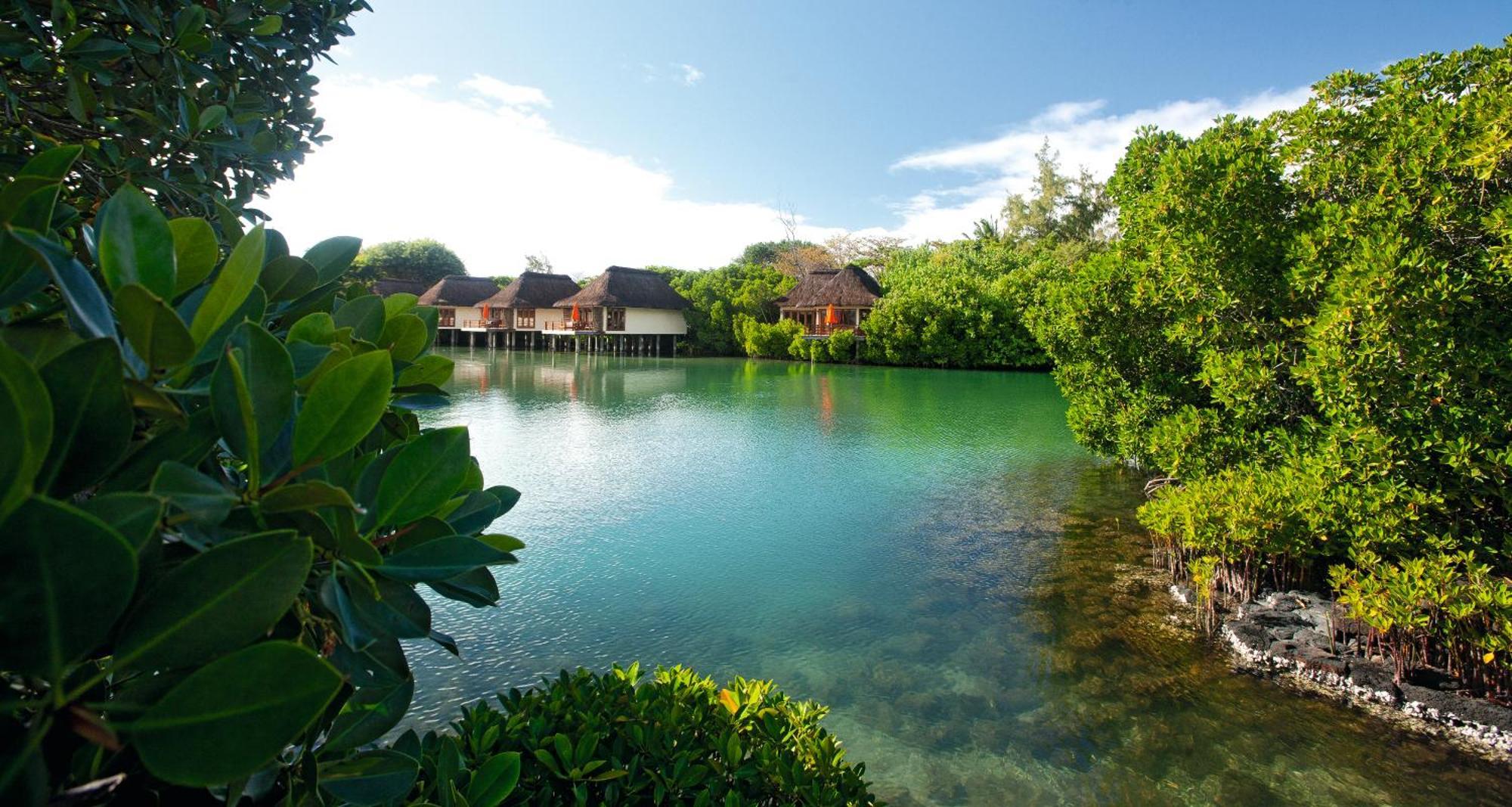 Constance Prince Maurice Poste de Flacq Kültér fotó The lagoon at the resort