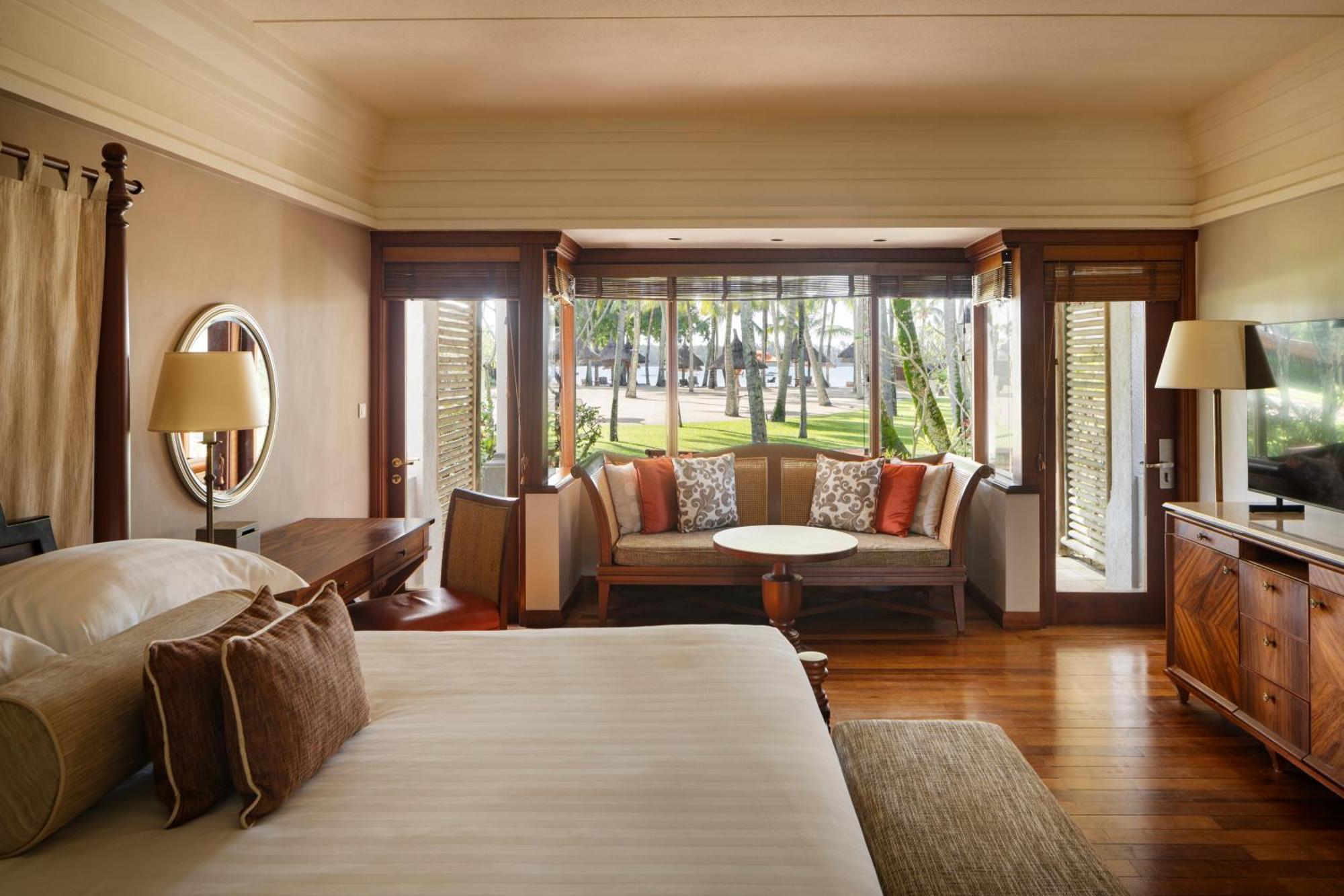 Constance Prince Maurice Poste de Flacq Kültér fotó A guest room at the Four Seasons Resort